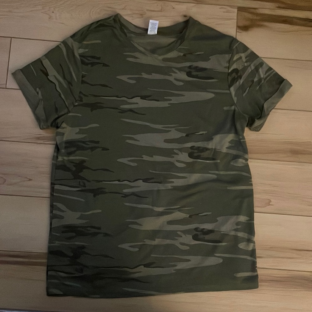 Hybrid green camouflage cuffed sleeves tee